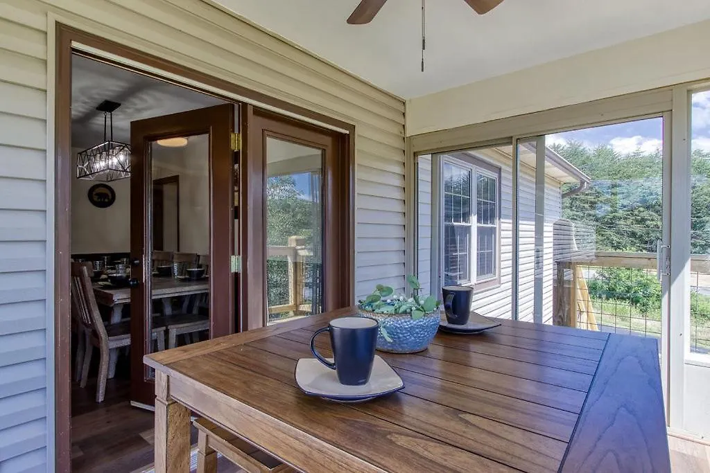 Getaway, Hot Tub, Game Room, Wifi, 1089 Free Tickets Each Paid Day, Dollywood And Chalet *