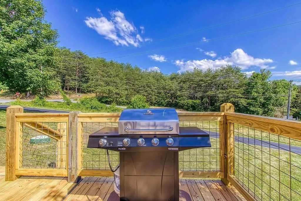 Chalet Getaway, Hot Tub, Game Room, Wifi, 1089 Free Tickets Each Paid Day, Dollywood And *