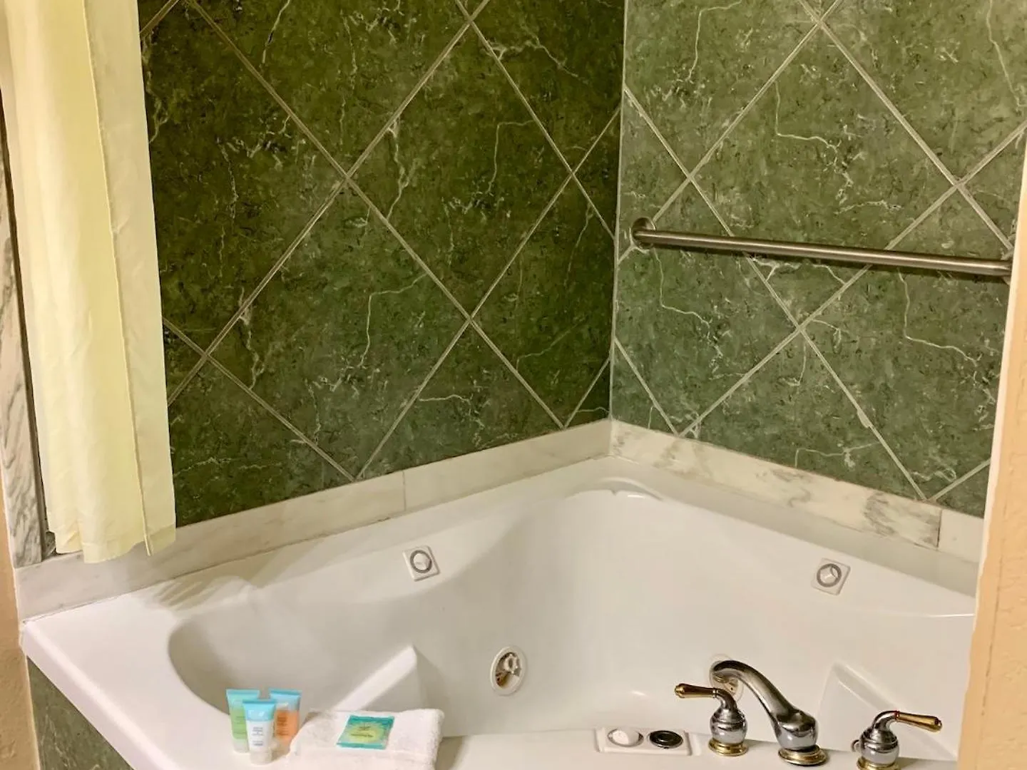 Riverchase Motel 2*