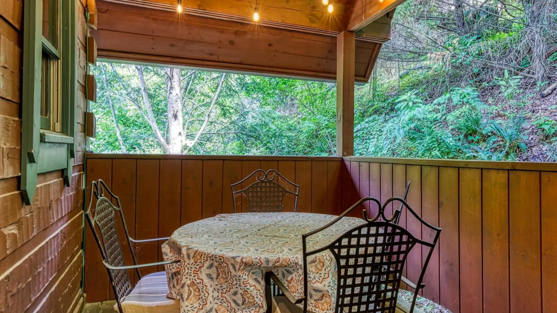 Holiday home Bridgewood Cabin, Hot Tub, 1089 Of Free Attraction Tickets For Each Paid Day, Dollywood And More! *