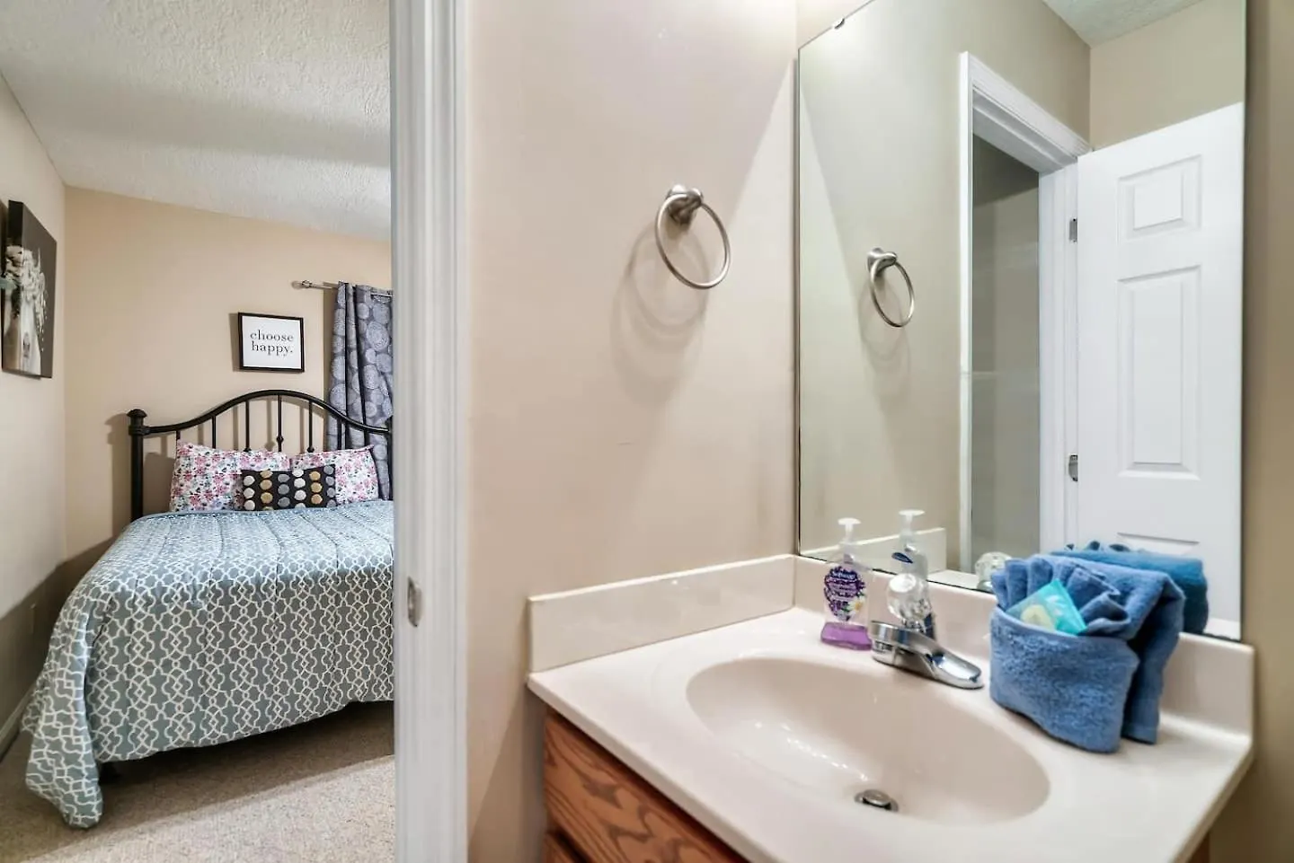 1 Mile To Pkwy, Pets, Hot Tub, Creekside, Porch Holiday home