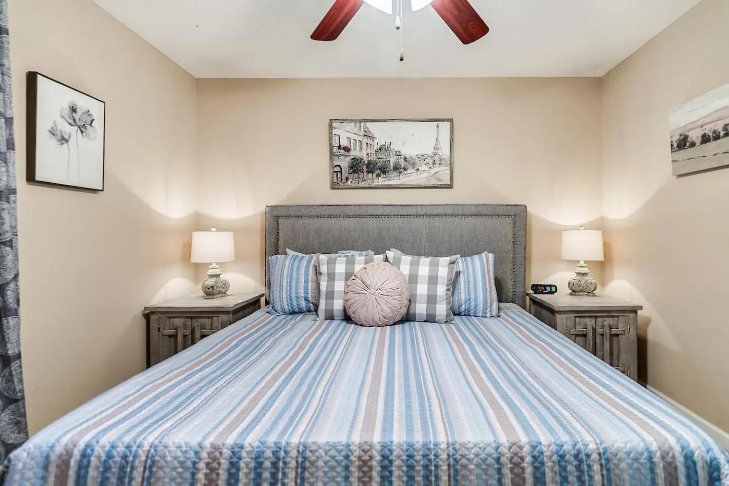 1 Mile To Pkwy, Pets, Hot Tub, Creekside, Porch Pigeon Forge