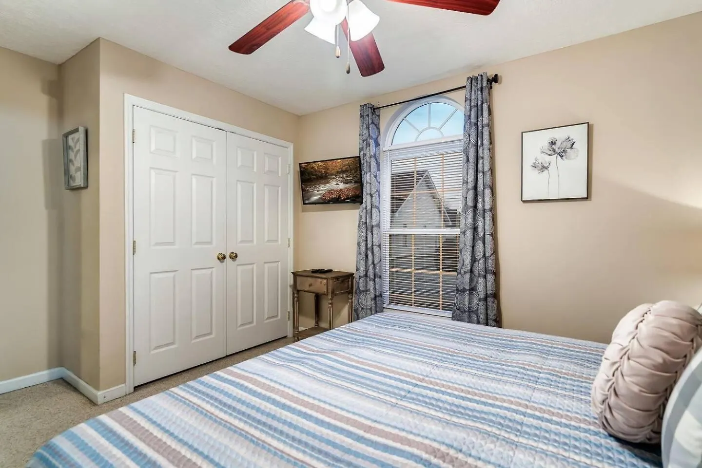 Casa vacanze 1 Mile To Pkwy, Pets, Hot Tub, Creekside, Porch