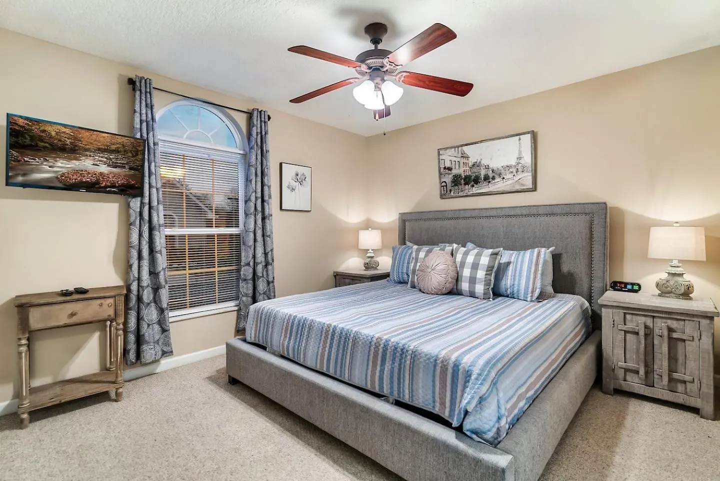 1 Mile To Pkwy, Pets, Hot Tub, Creekside, Porch * Pigeon Forge