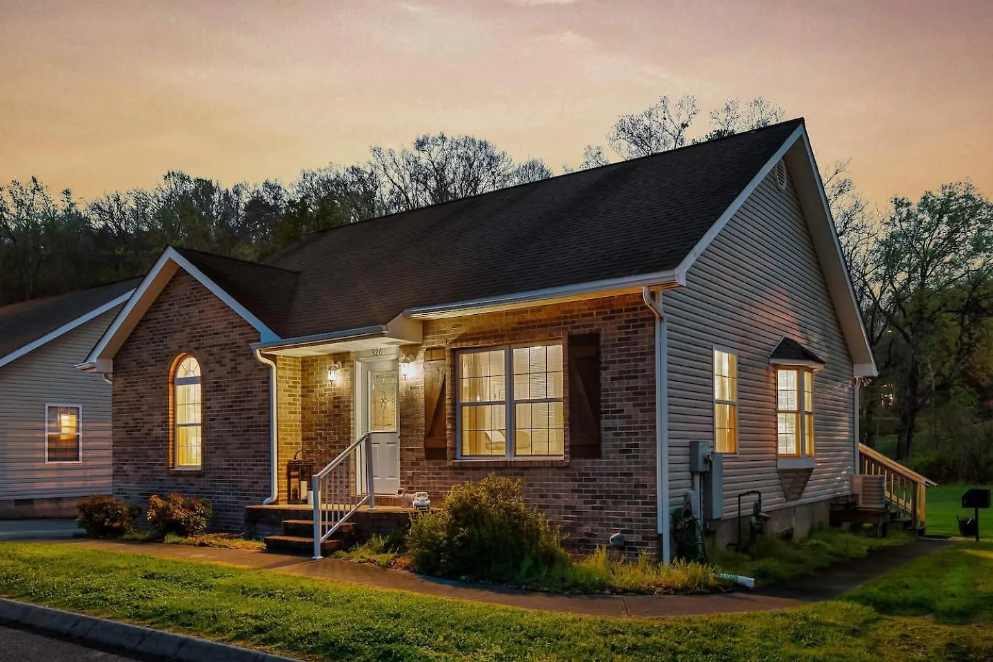 1 Mile To Pkwy, Pets, Hot Tub, Creekside, Porch Casa vacanze Pigeon Forge