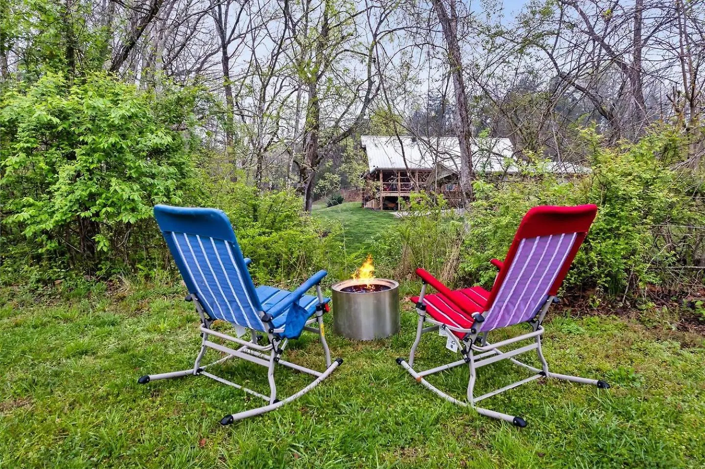 1 Mile To Pkwy, Pets, Hot Tub, Creekside, Porch