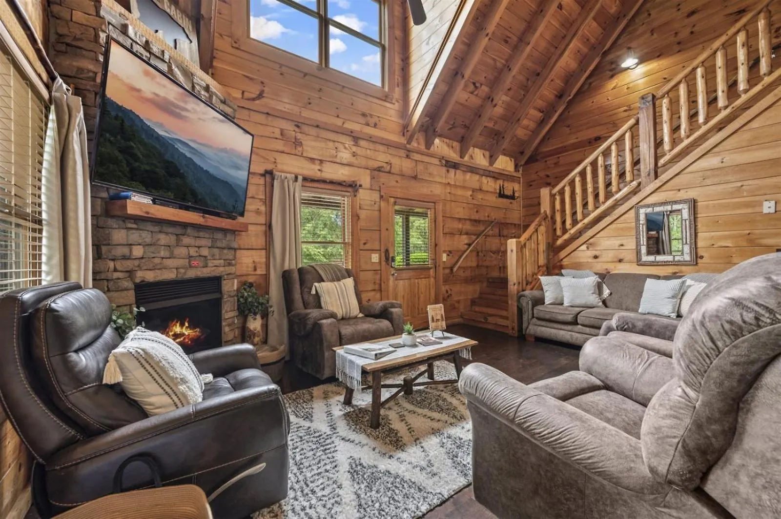 Holiday home Near Dollywood With Pool Table-hot Tub-fire Pit-game Room-swimming Pool