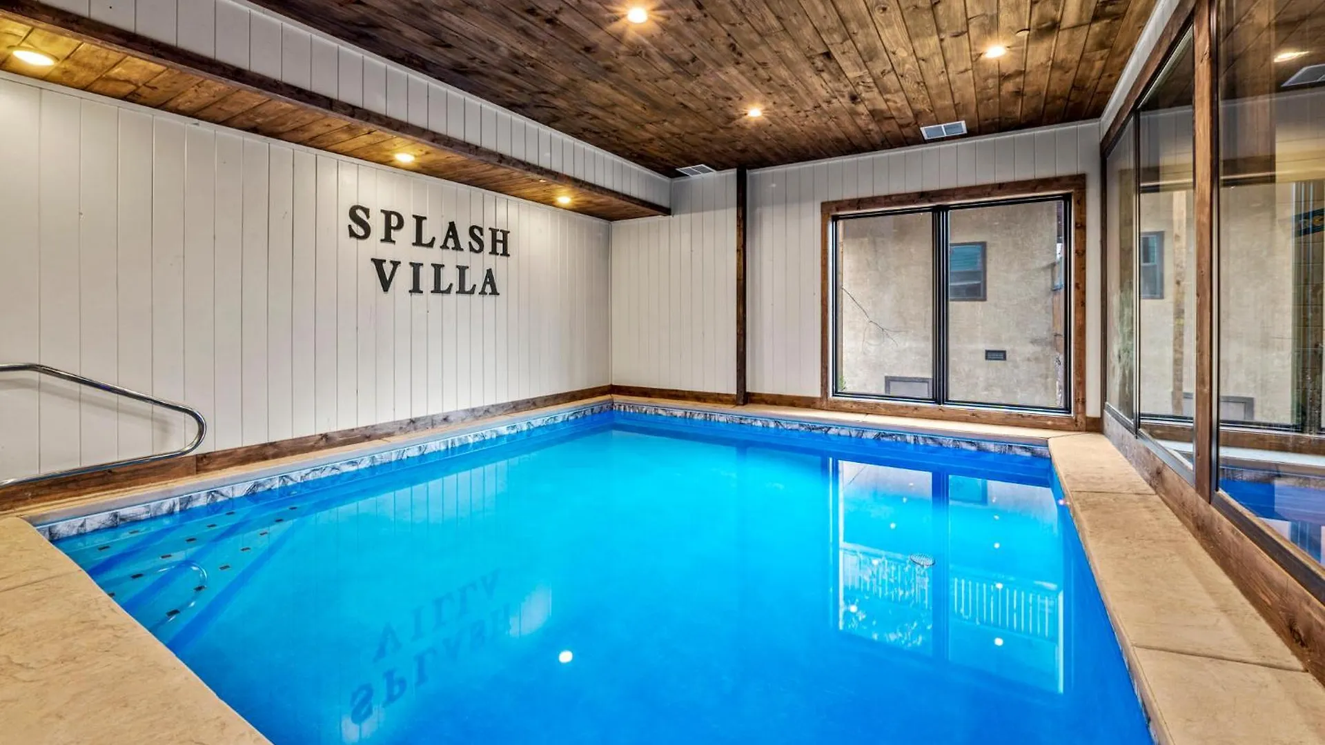 Splash By Stony Brook * Pigeon Forge