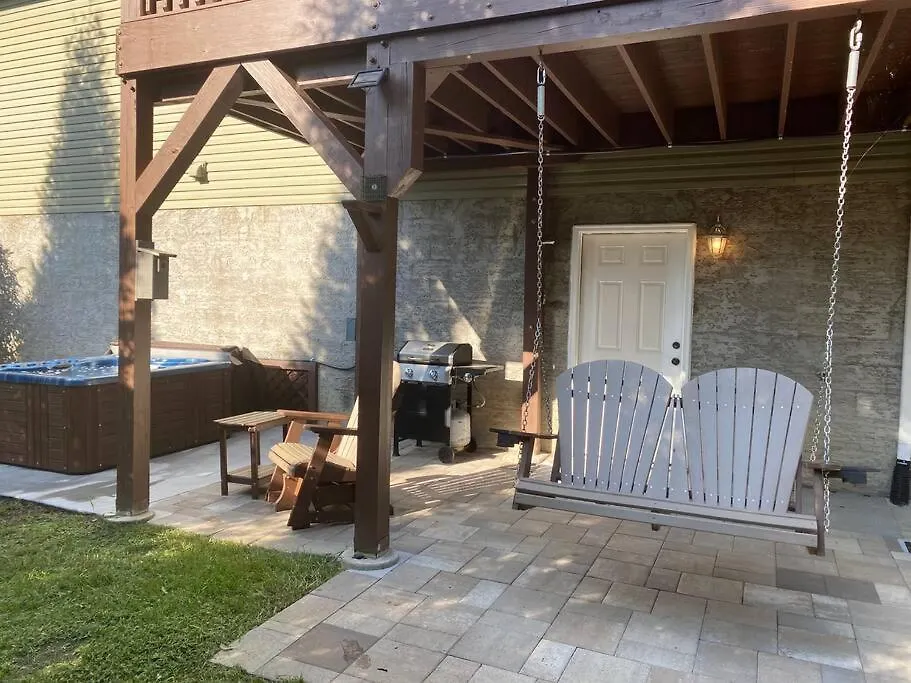 Tennessee Time Out - Entire Hot Tub, Creek, No Steep Roads Holiday home *