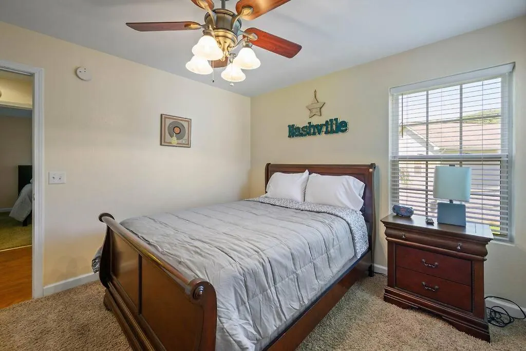 Holiday home Tennessee Time Out - Entire Hot Tub, Creek, No Steep Roads *