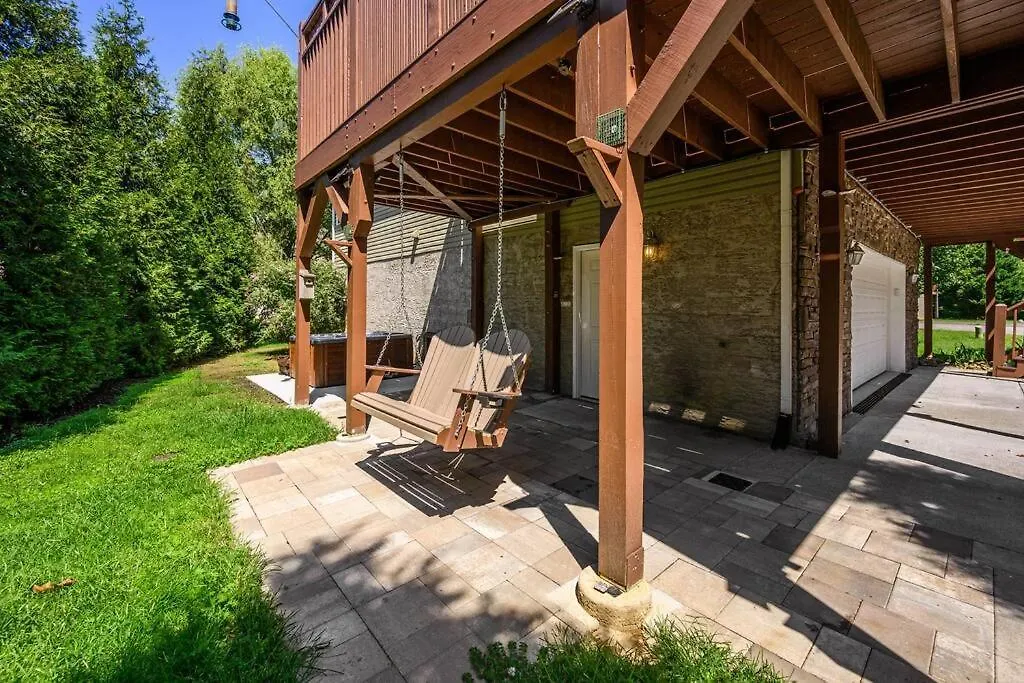 Tennessee Time Out - Entire Hot Tub, Creek, No Steep Roads Pigeon Forge