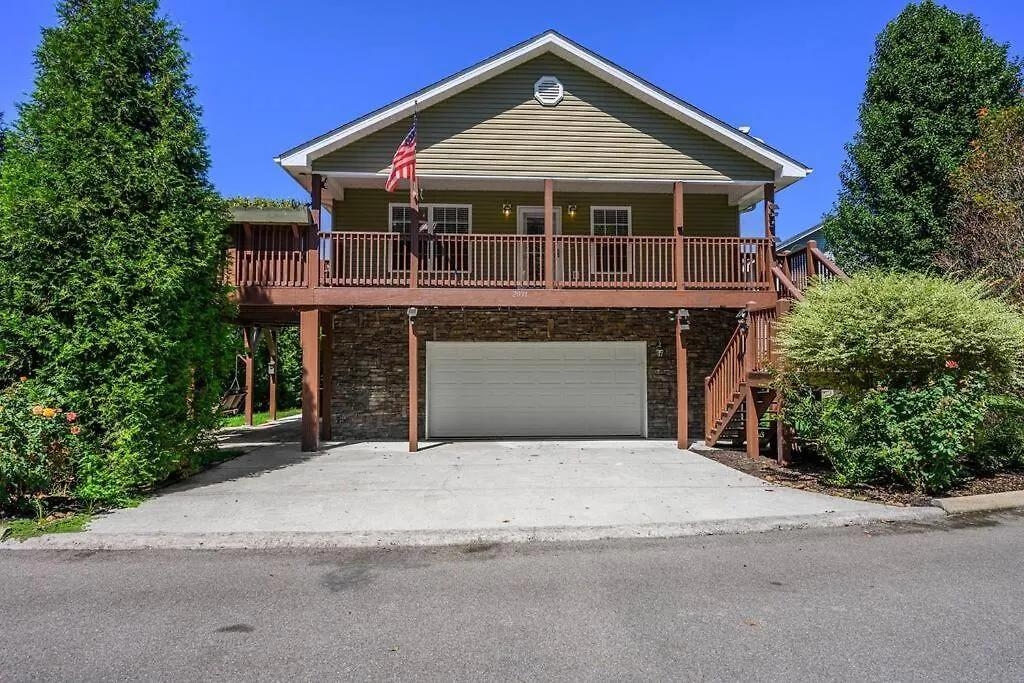 Tennessee Time Out - Entire Hot Tub, Creek, No Steep Roads Holiday home