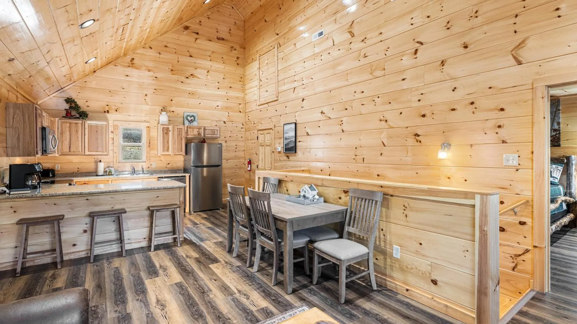 Holiday home The Red Bird Is A Newly Built 2 Bed 2 Bath Less Than A Mile From