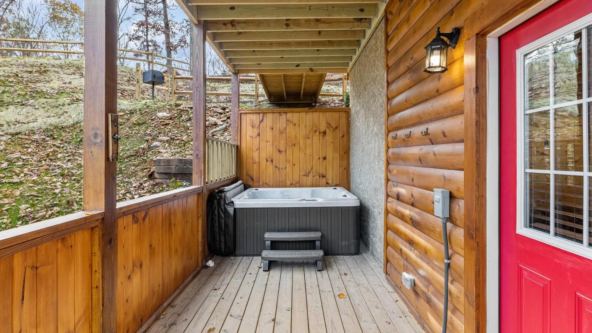 The Red Bird Is A Newly Built 2 Bed 2 Bath Less Than A Mile From * Pigeon Forge