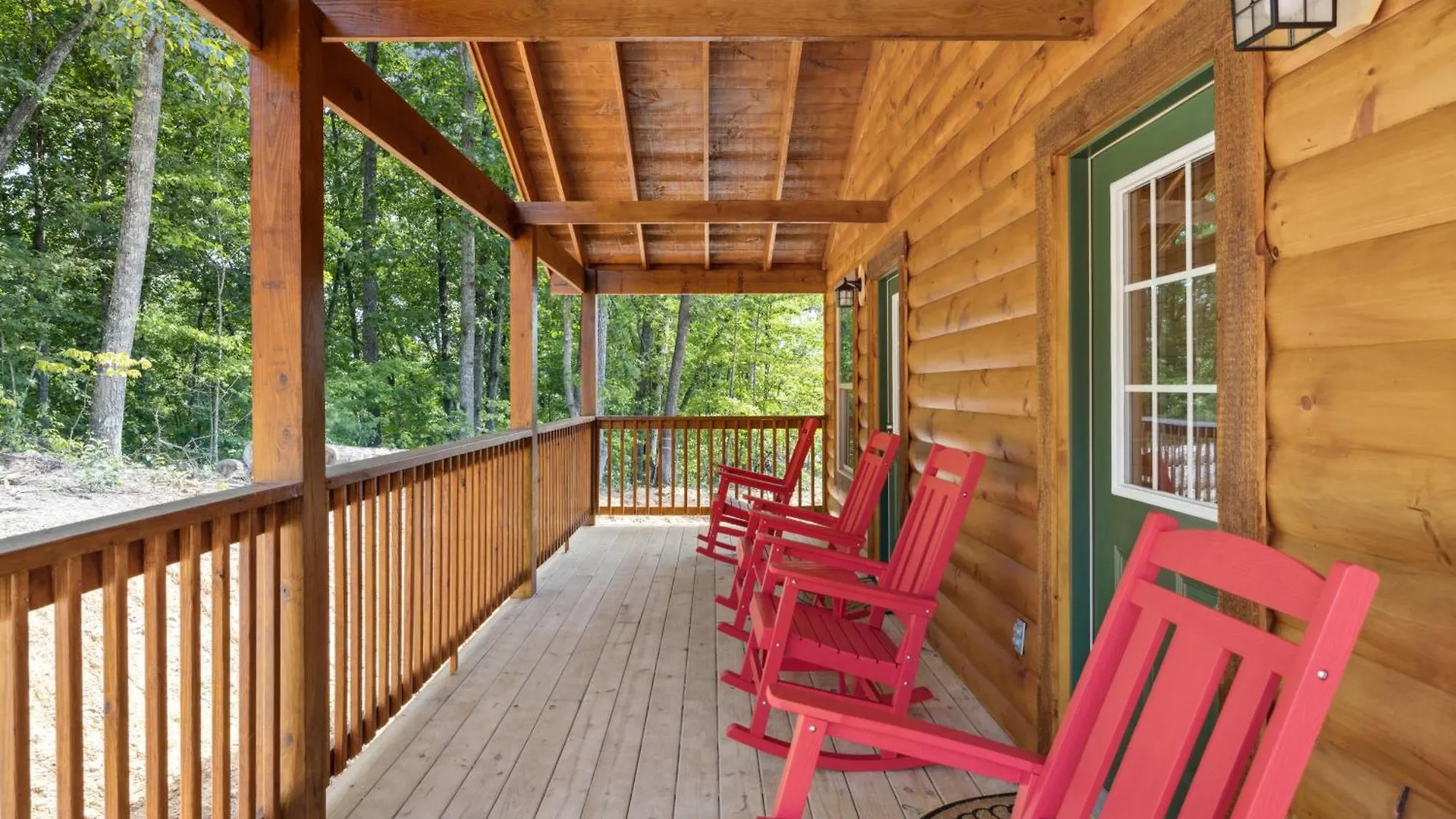 The 3 Bears Is A Newly Built 3 Bedroom Only 3 Minutes From The Parkway! * Pigeon Forge
