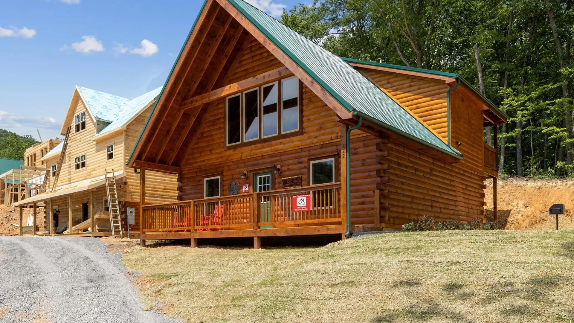 The 3 Bears Is A Newly Built 3 Bedroom Only 3 Minutes From The Parkway! *