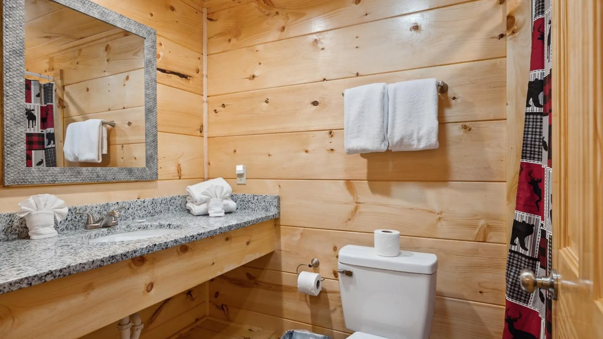 Holiday home The 3 Bears Is A Newly Built 3 Bedroom Only 3 Minutes From The Parkway! *