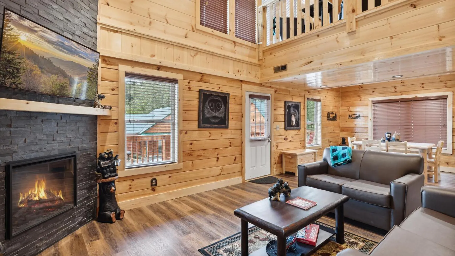 The 3 Bears Is A Newly Built 3 Bedroom Only 3 Minutes From The Parkway!