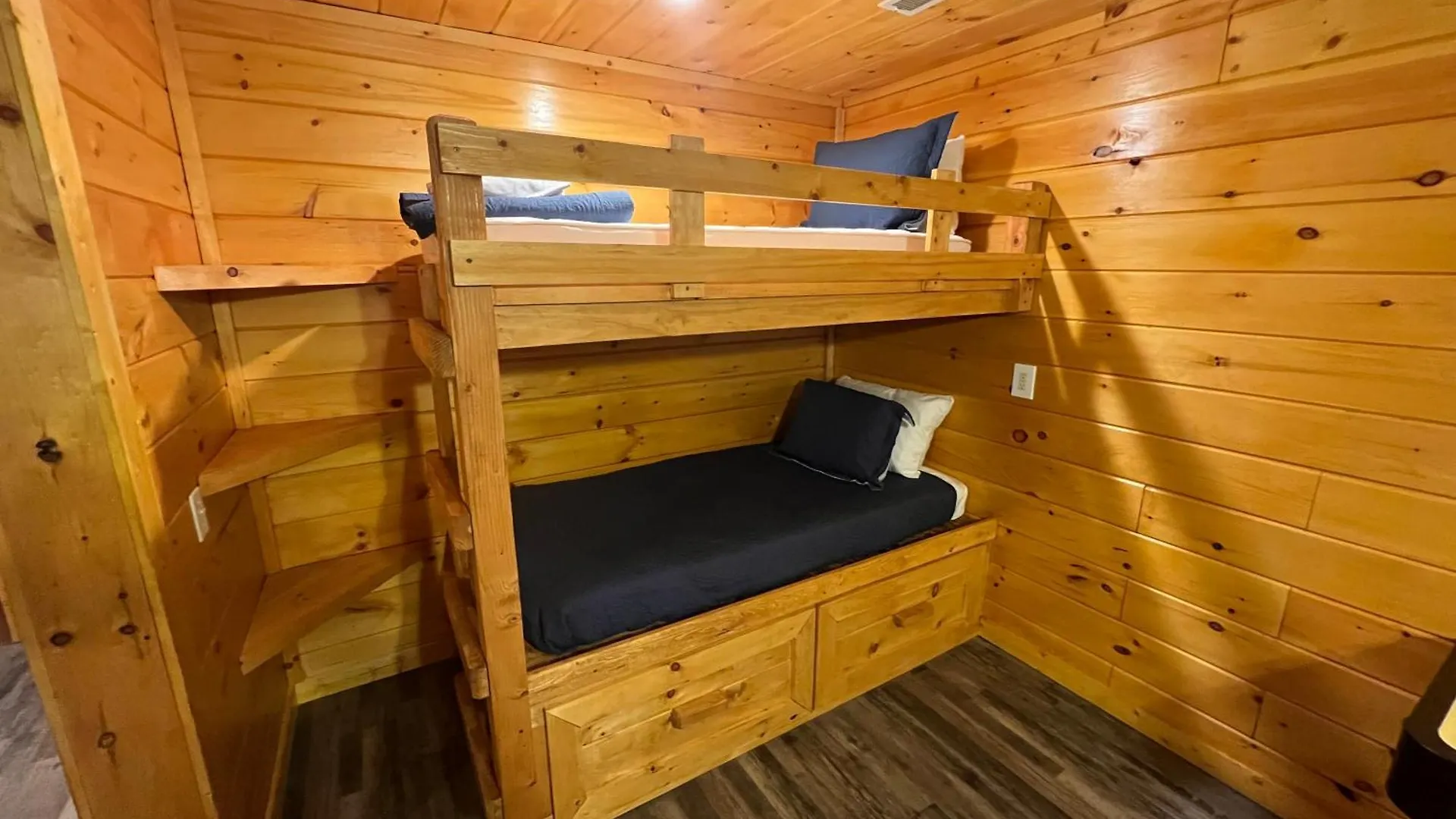 Lucky Charm Is An Inviting 3 Bedroom Retreat Nestled In The Woods Minutes From The Pkwy! *