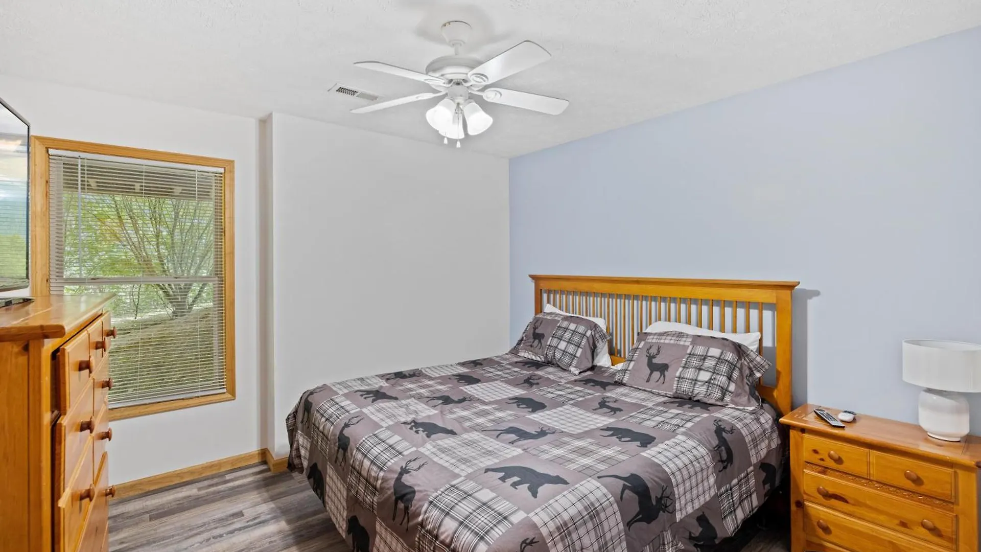 Lucky Charm Is An Inviting 3 Bedroom Retreat Nestled In The Woods Minutes From The Pkwy! *
