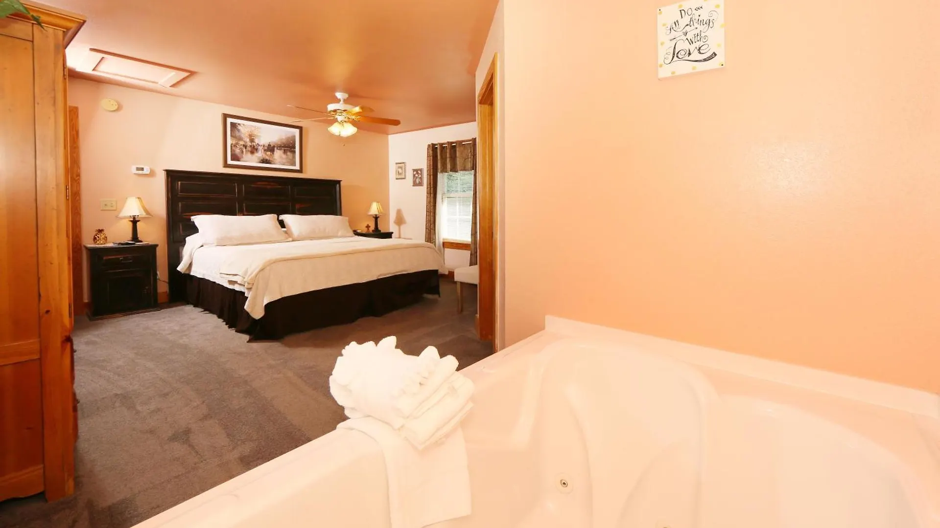Pine Needles By Eden Crest Holiday home *