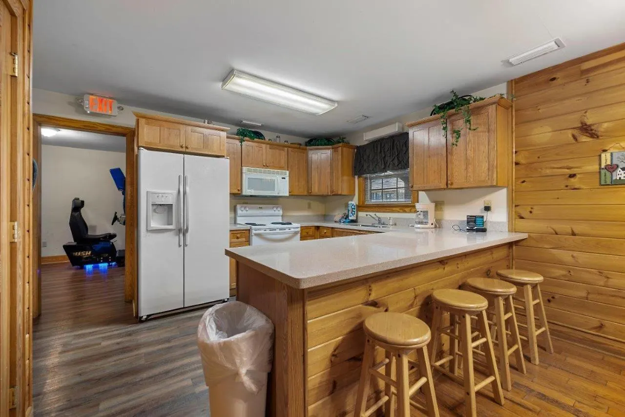 Apartment Poplar Point Unit 12a By Eden Crest