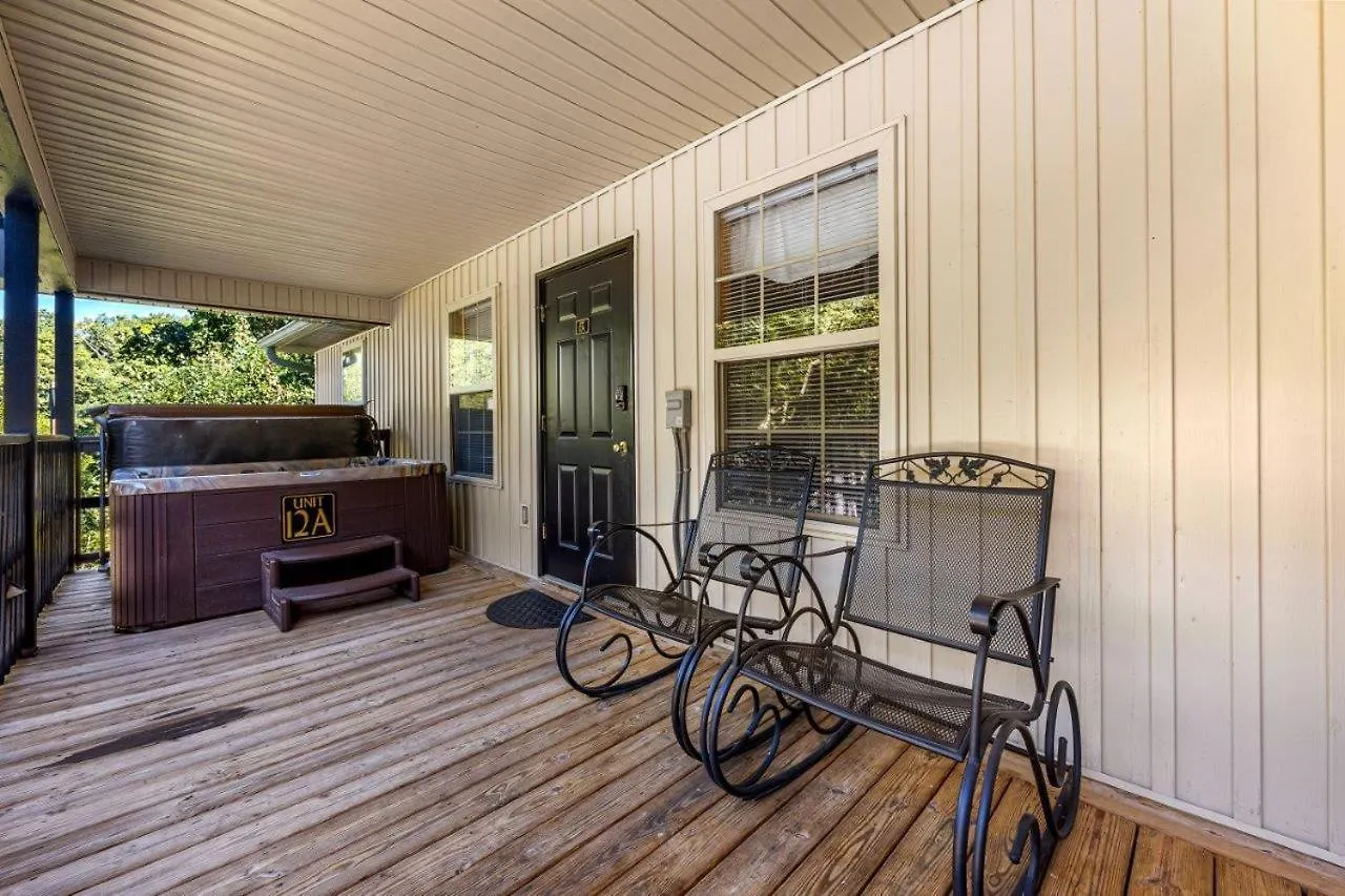 Apartment Poplar Point Unit 12a By Eden Crest *
