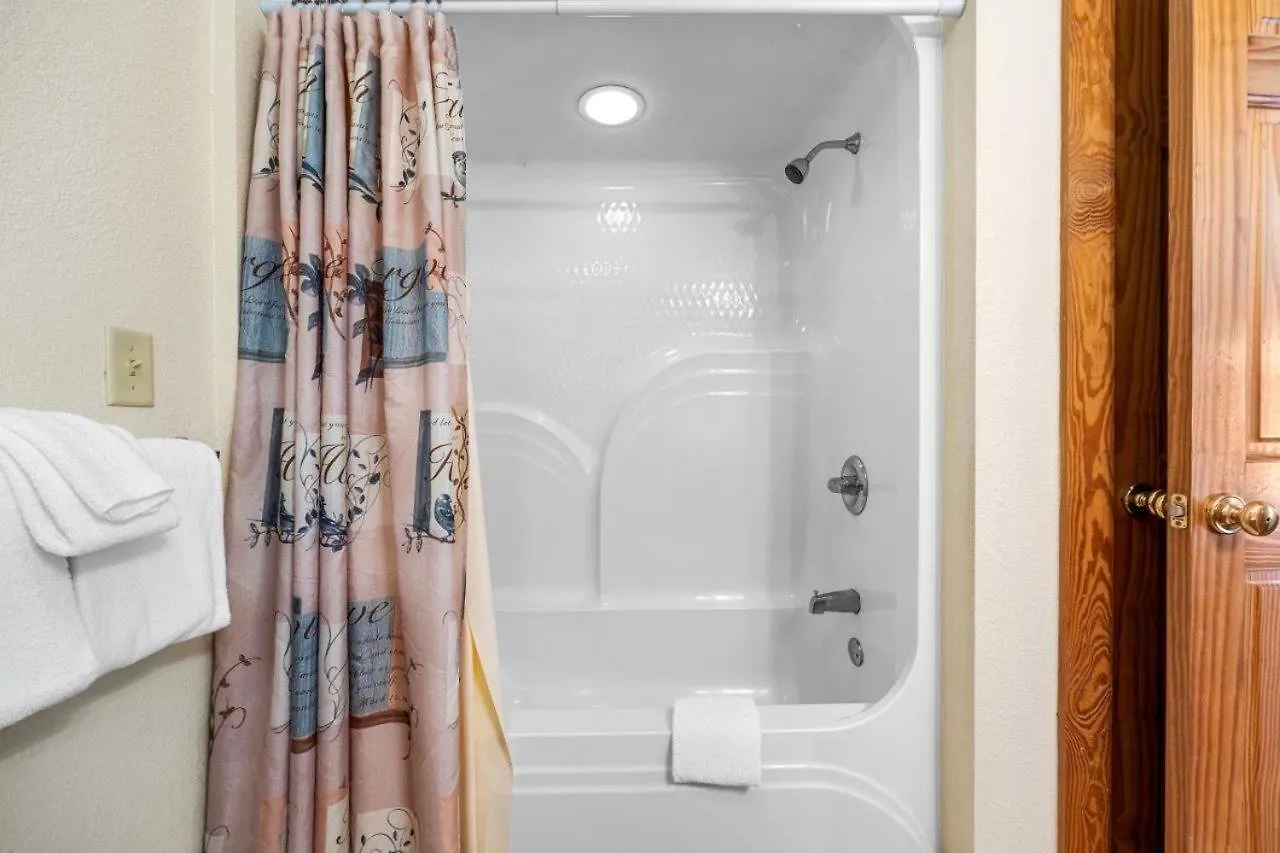 Poplar Point Unit 12d By Eden Crest