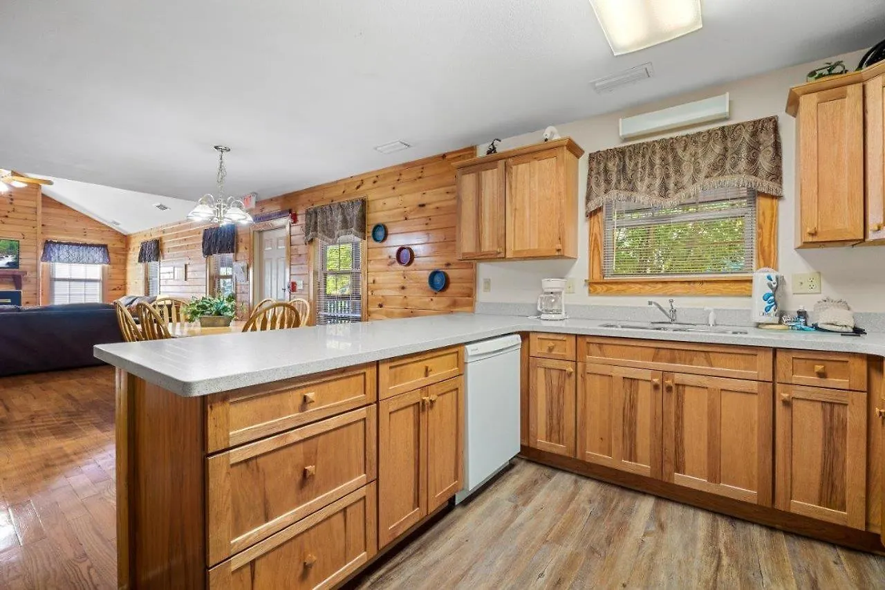 Apartment Poplar Point Unit 12d By Eden Crest *