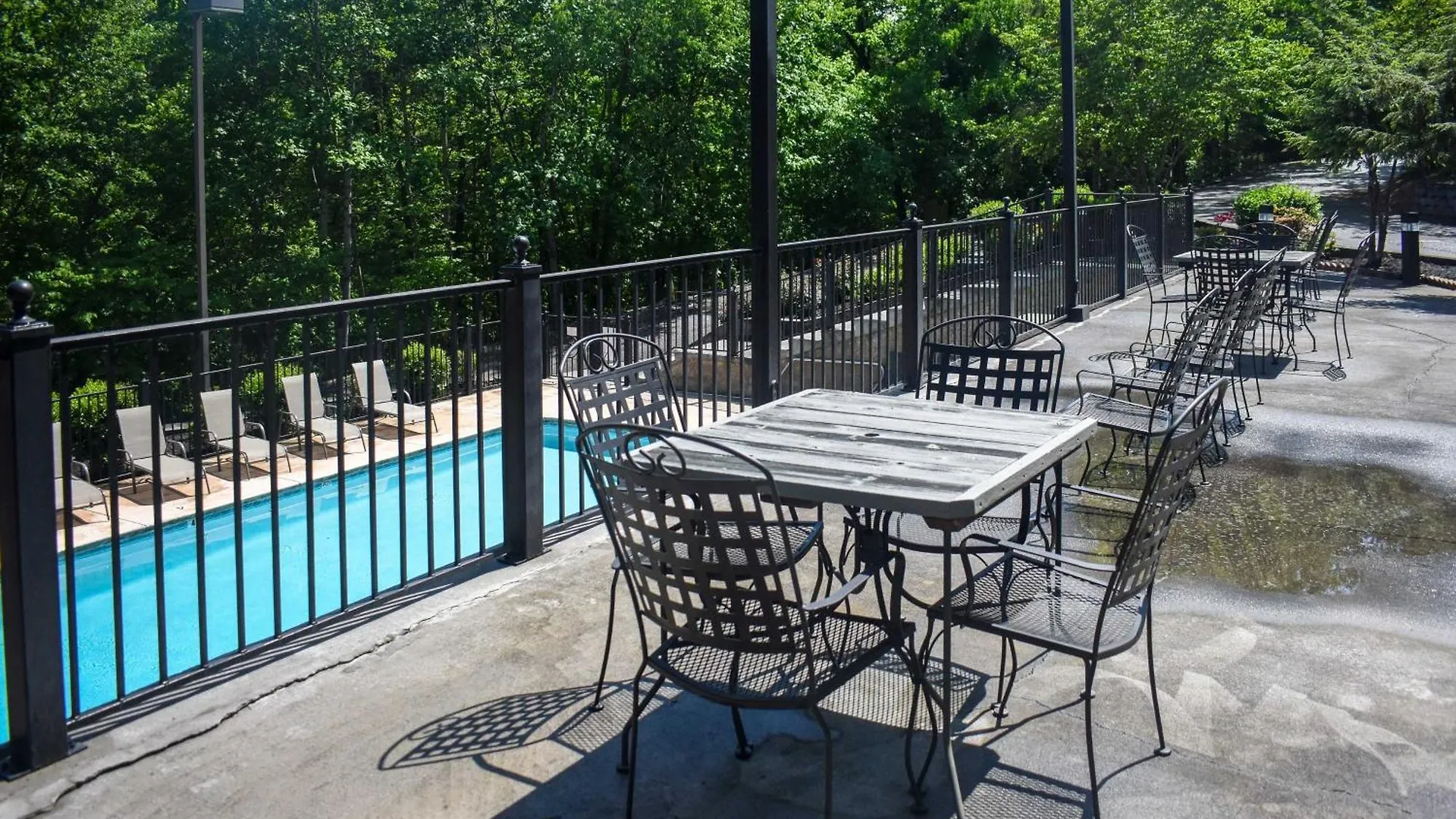 Easy-access With Hot Tub! Holiday home