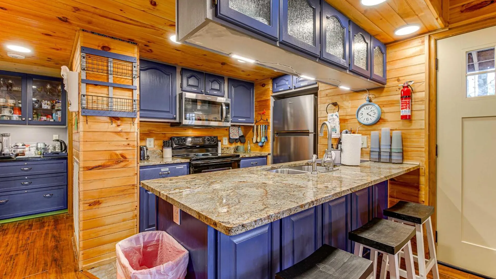 Easy-access With Hot Tub! * Pigeon Forge