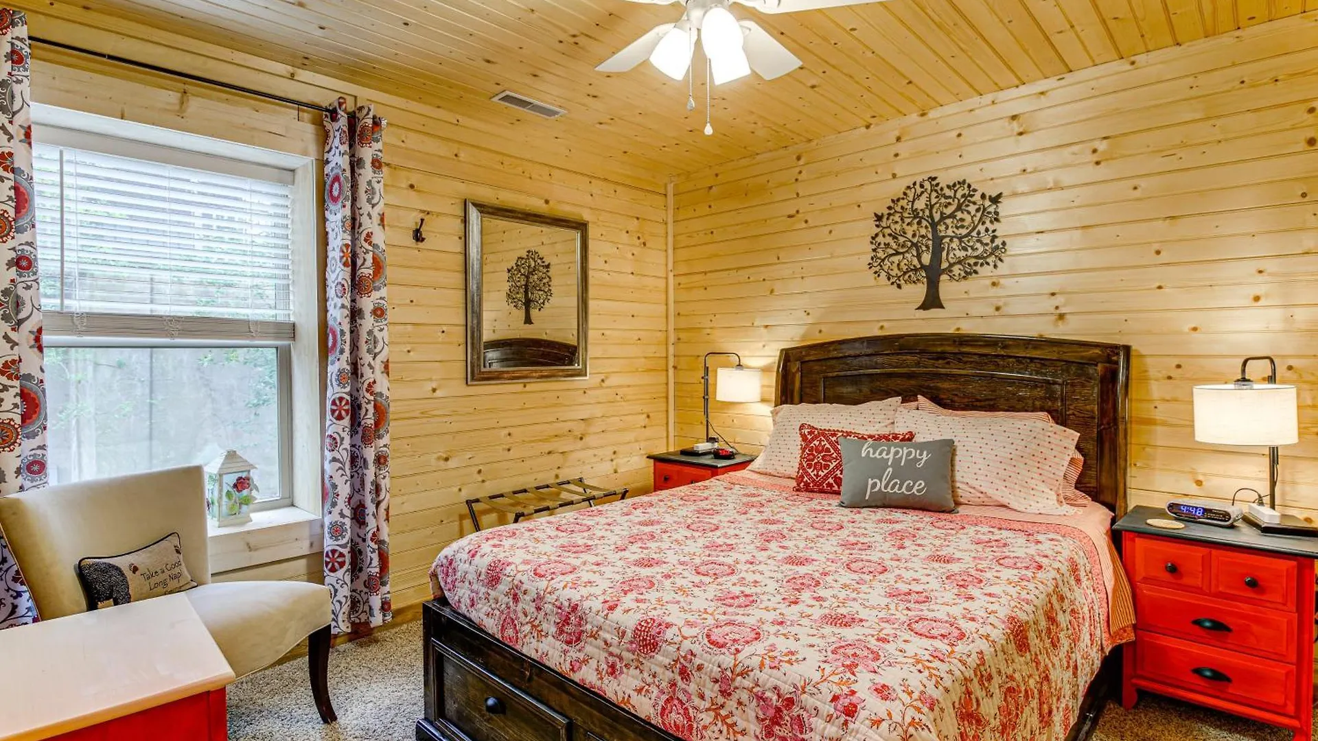 Holiday home Easy-access With Hot Tub!