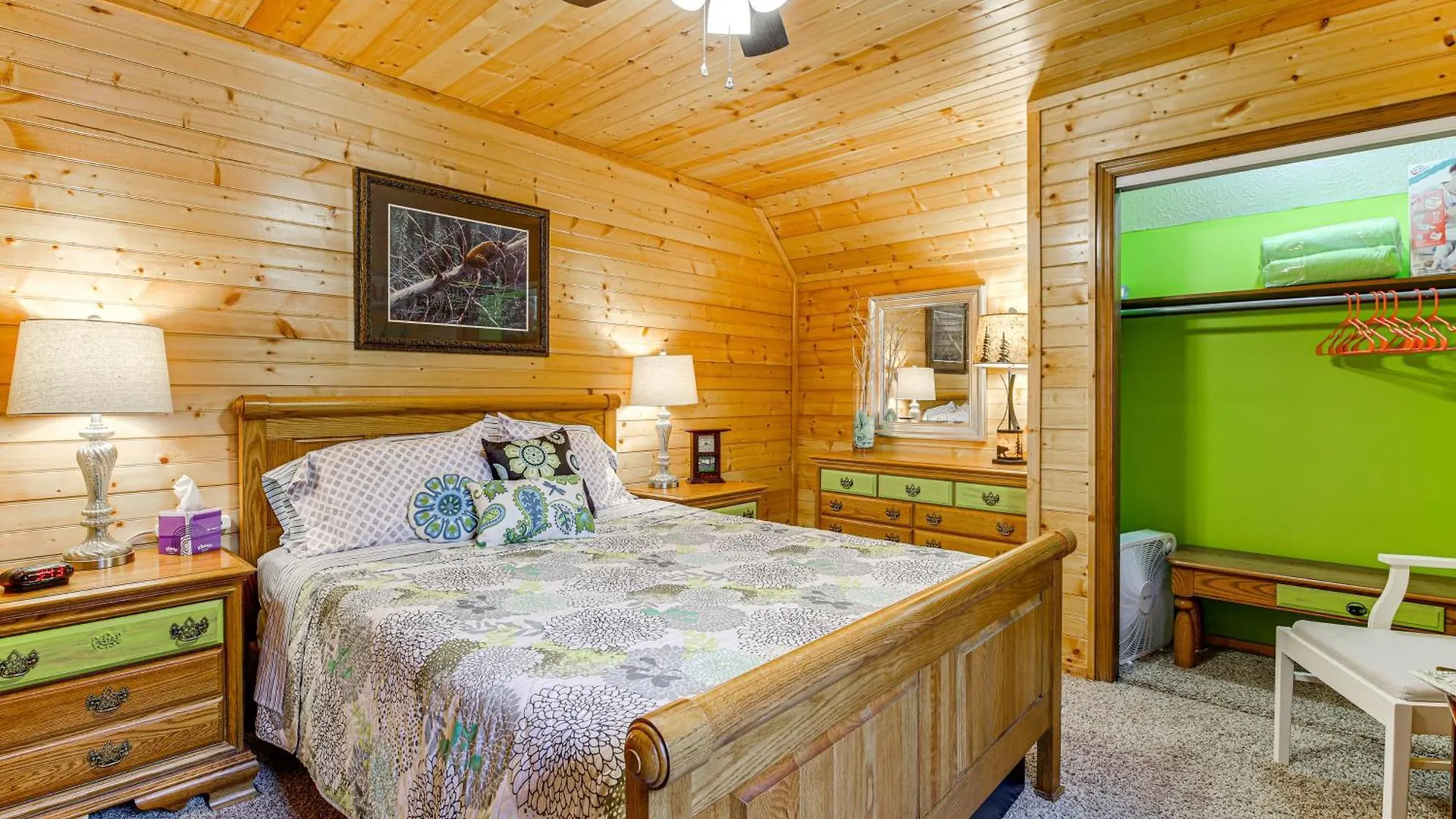 Easy-access With Hot Tub! * Pigeon Forge