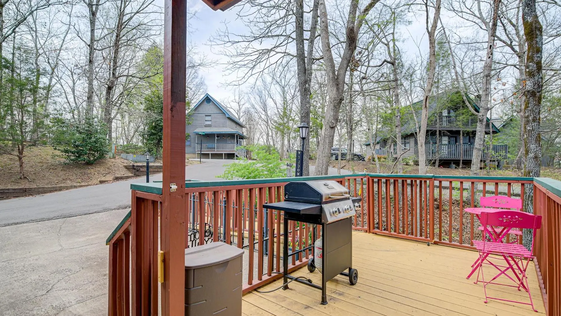 Easy-access With Hot Tub! Holiday home