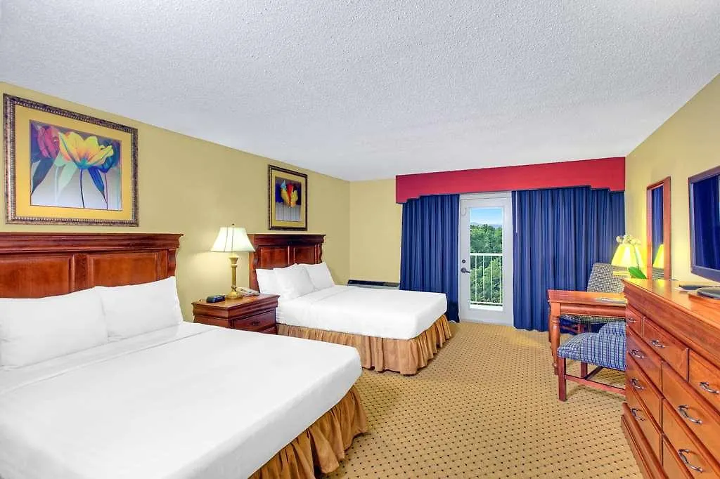 Music Road And Hotel 3*