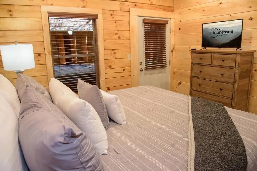 Spacious 2800 Sq Ft-cozy Wood Cabin-new Build Holiday home *