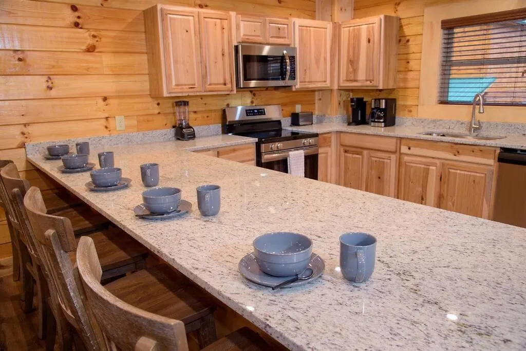 Spacious 2800 Sq Ft-cozy Wood Cabin-new Build *