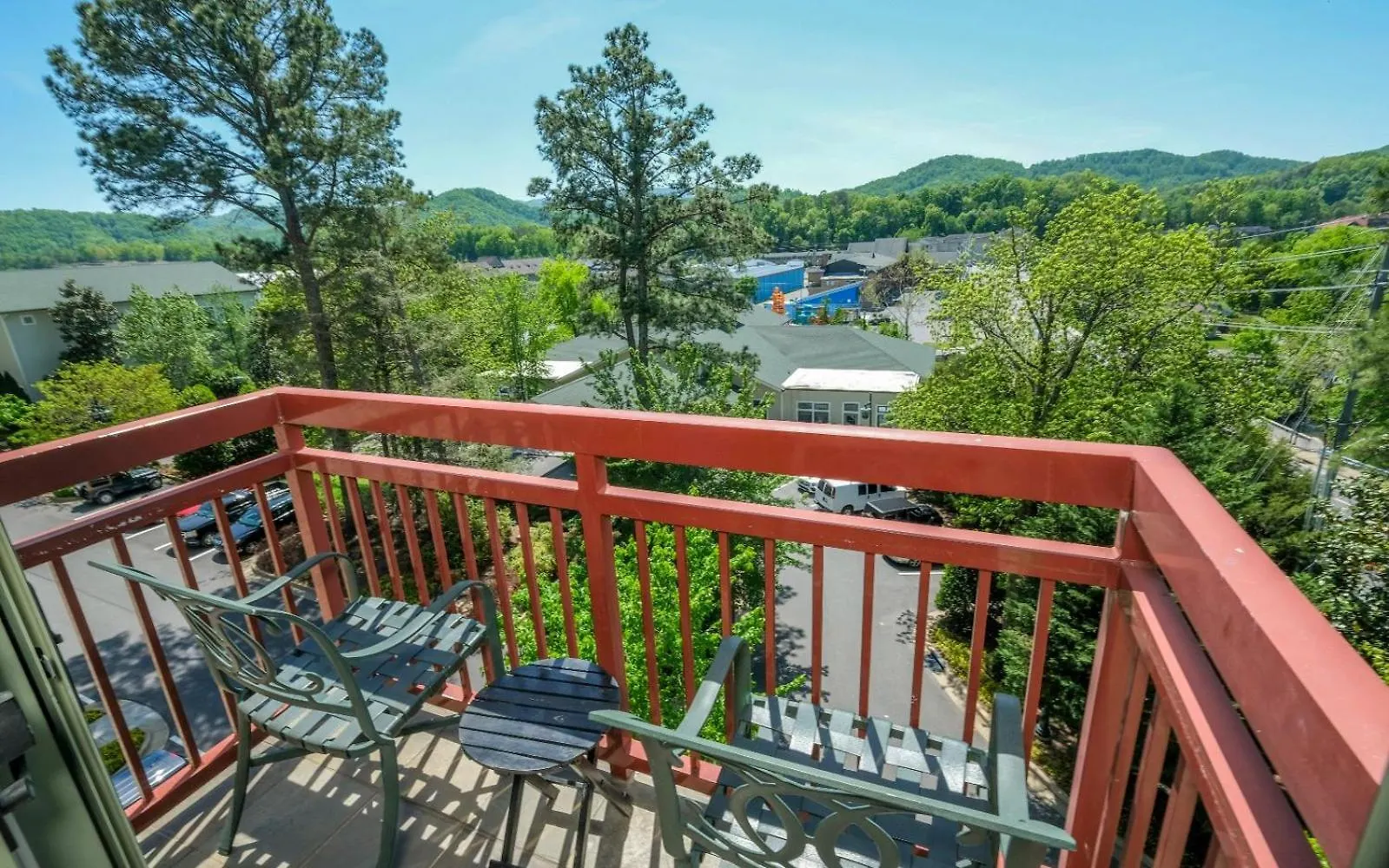 The Smoky Mountain Nest Apartman *
