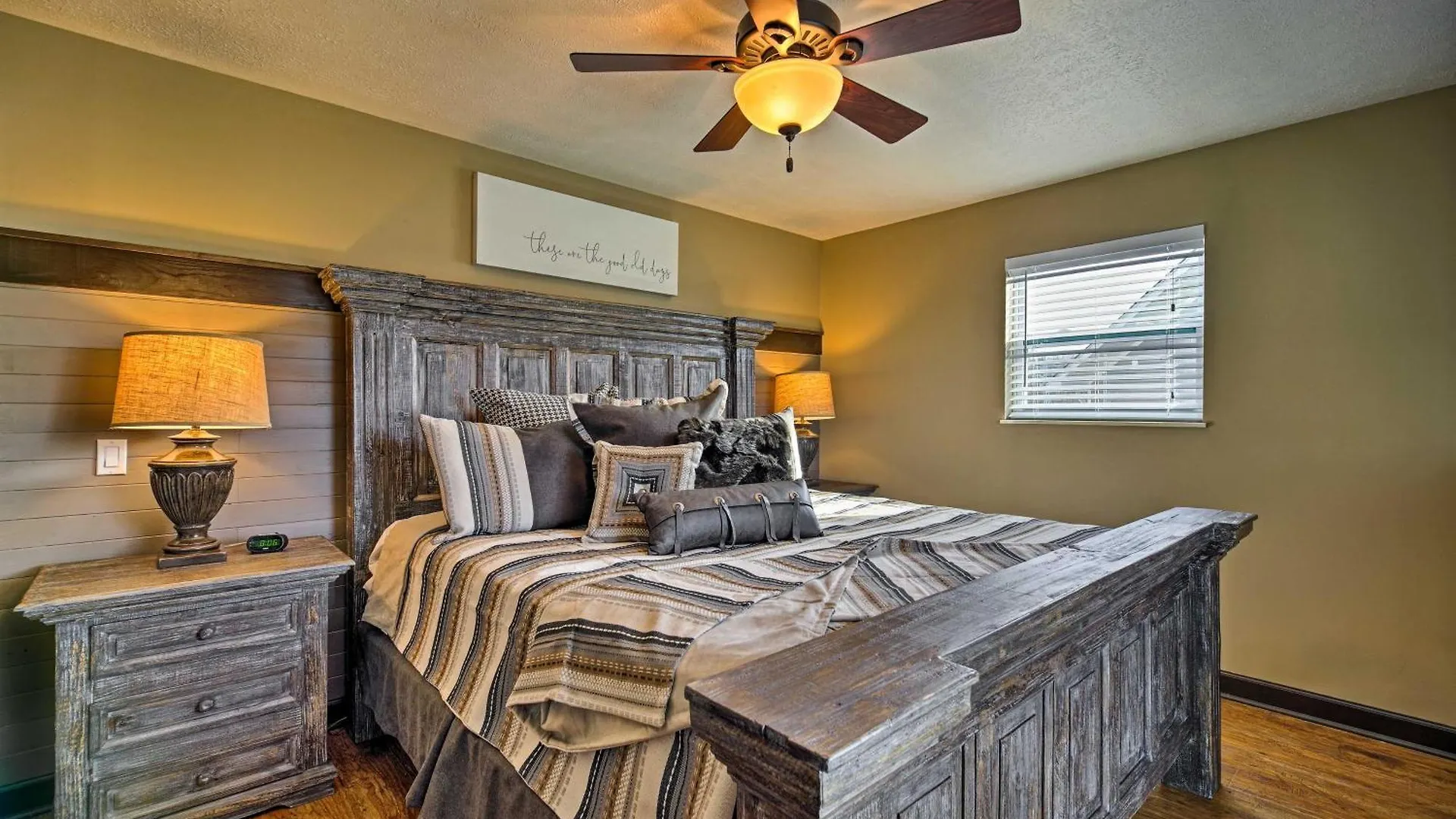 Chalet Rebel Retreat By Eden Crest *