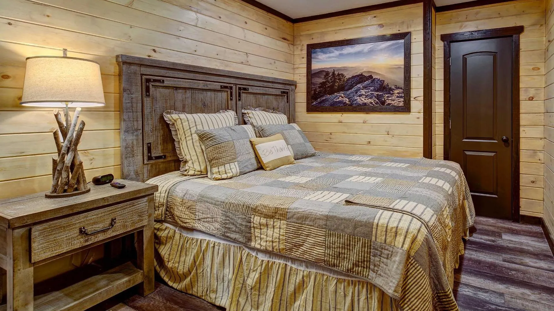 Chalet Rebel Retreat By Eden Crest *
