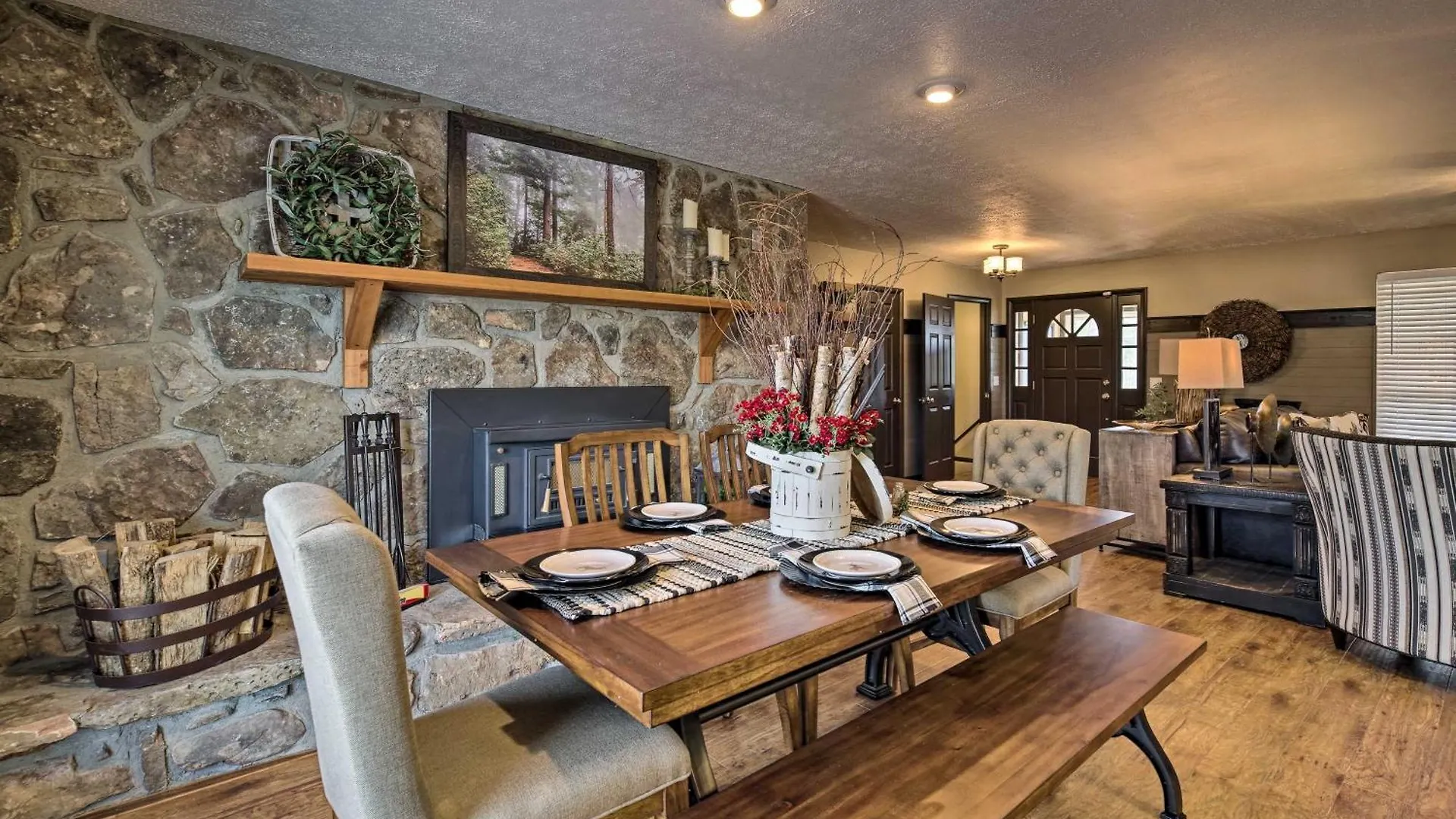 Rebel Retreat By Eden Crest Chalet