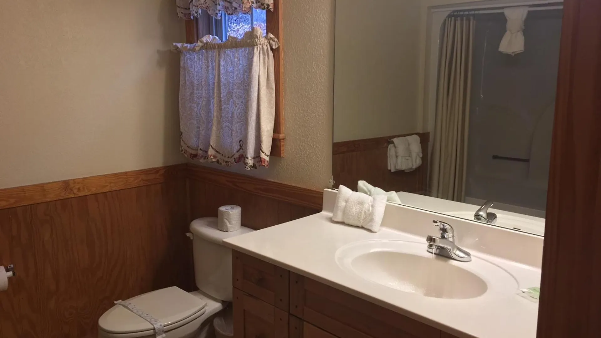 Chalet Cherry Blossom By Eden Crest Pigeon Forge