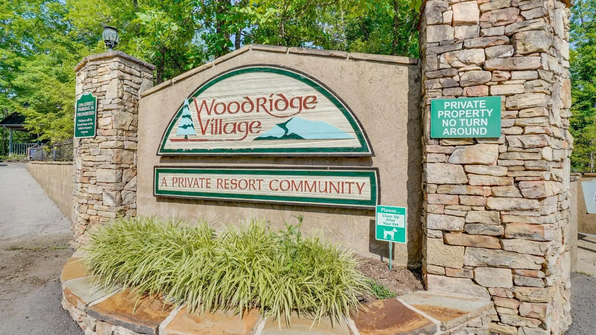 Smoky Mountain With Deck And Hot Tub! Pigeon Forge
