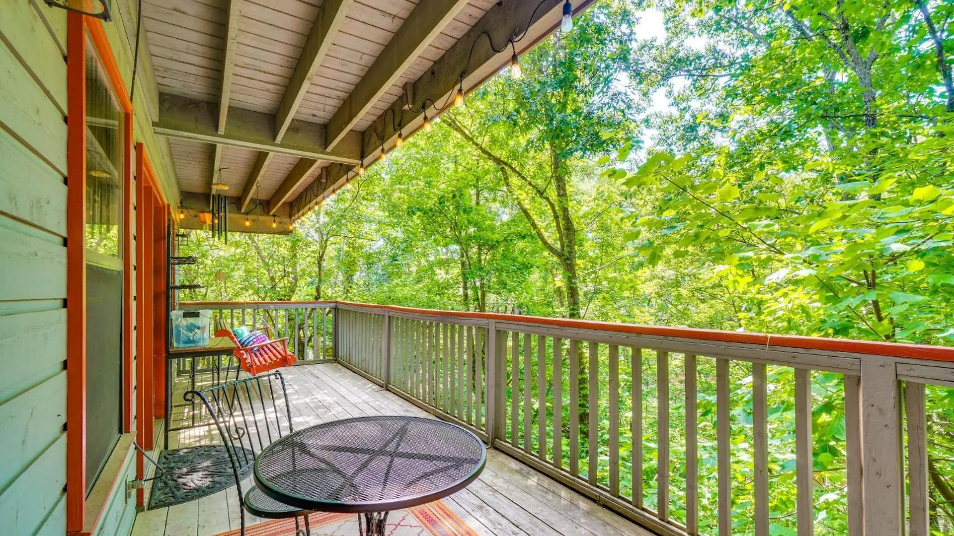 Smoky Mountain With Deck And Hot Tub! Holiday home Pigeon Forge