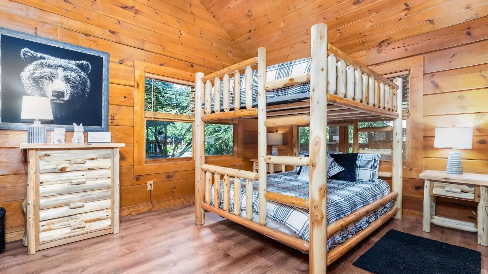 Er76 - Bear Tracks - Great Location! Close To The Action! Holiday home Pigeon Forge