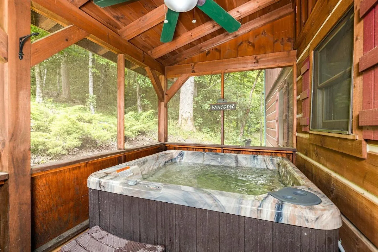 Pigeonforge Game Roomdog Friendlyhot Tub Pigeon Forge