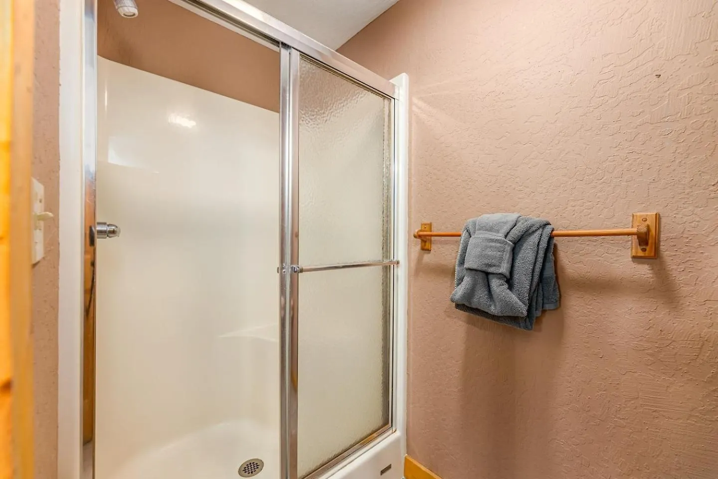 Feriehus Dog Friendly Secluded Whot-tub & Sleeps 12 Pigeon Forge