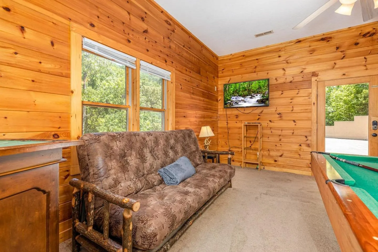 Dog Friendly Secluded Whot-tub & Sleeps 12