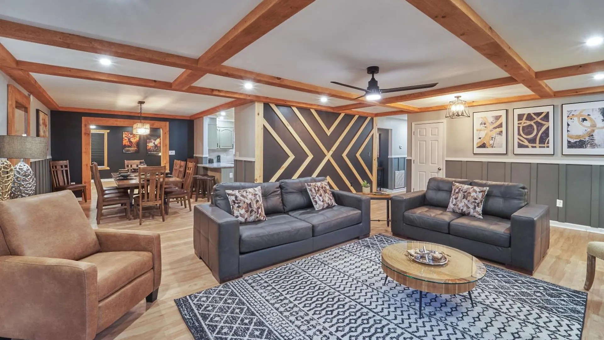 Entertainment Galore! Luxurious Property, Spectacular & Peaceful Setting, Great Location, Close To Major Attractions!! Holiday home Pigeon Forge