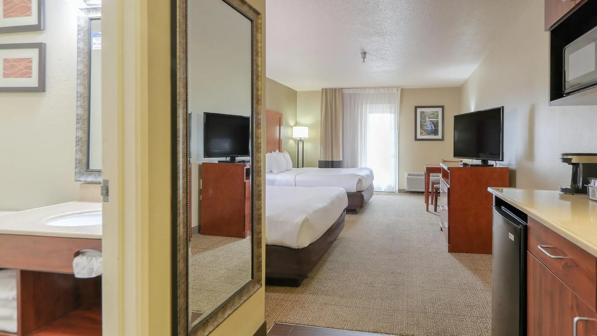 Comfort & At Dollywood Lane Hotel 2*